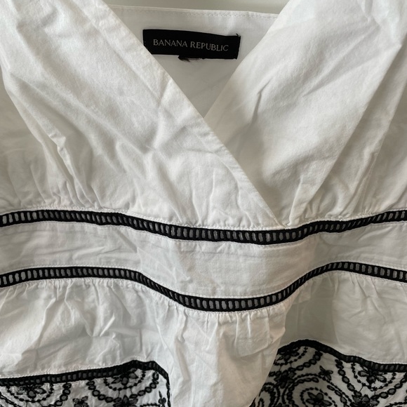 Banana Republic embroidered tank - Picture 4 of 6